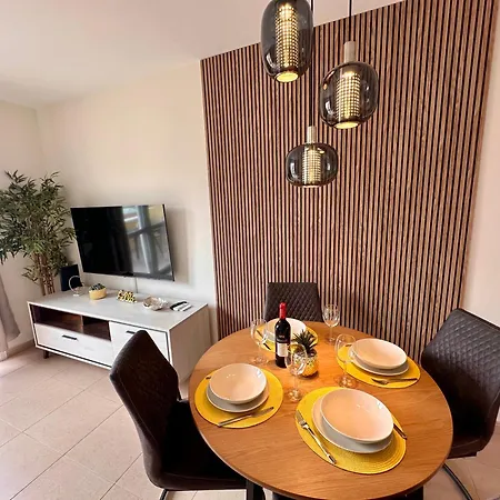 Sunshine With Sea Viev Apartment